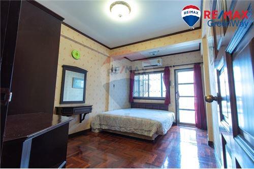 Bangkok Noi Condo single house for sale for rent secondhand